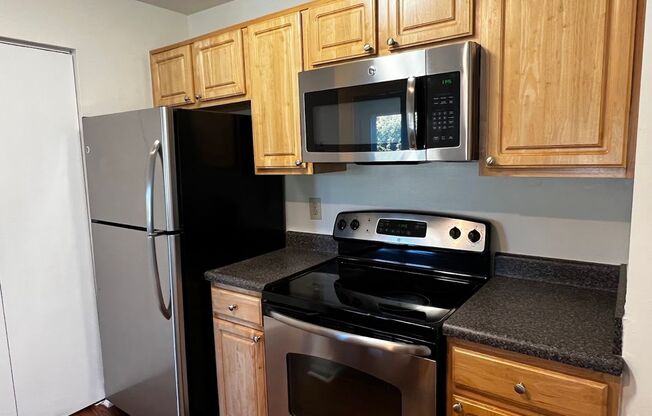 2 beds, 1 bath, 903 sqft, $1,825, Unit 822 #2B