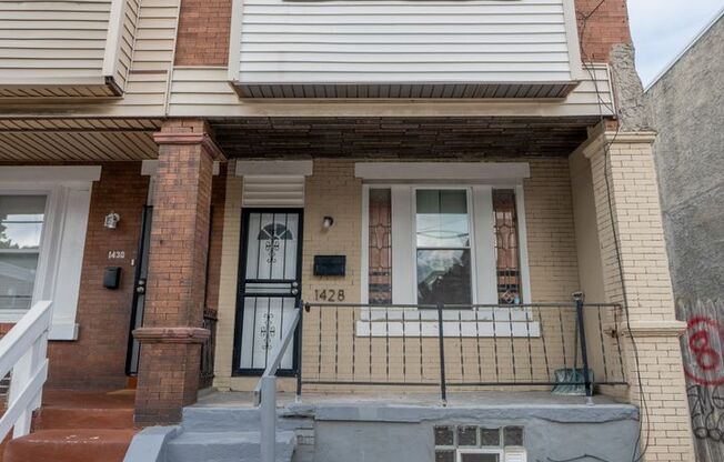 Newly rehabbed 3 bedroom 1.5 bath unit