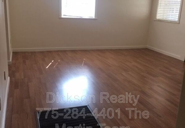 2 beds, 1 bath, 940 sqft, $1,645