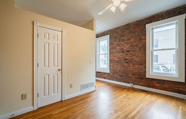 3 beds, 1.5 baths, $1,700, Unit 235 E. 3rd Ave