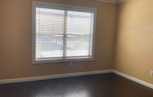 2 beds, 2 baths, $1,400