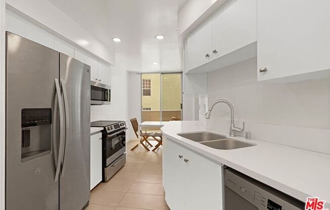 1 bed, 2 baths, 1,260 sqft, $3,700, Unit 507