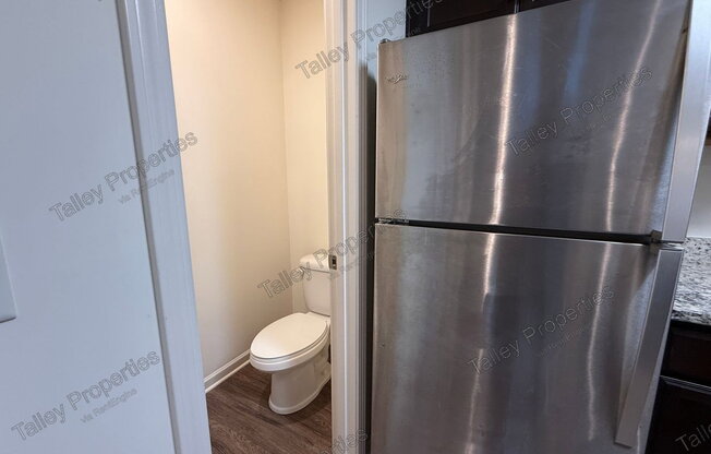 2 beds, 1.5 baths, 960 sqft, $1,299, Unit T