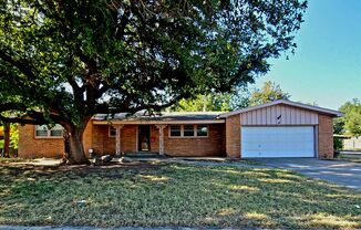 Huge 4 bed 2 bath with a sunroom and office