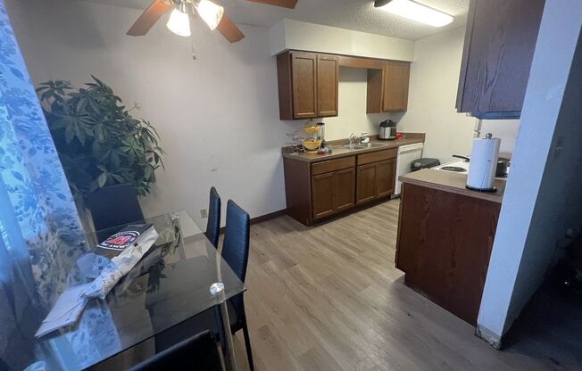 2 beds, 1 bath, 770 sqft, $825