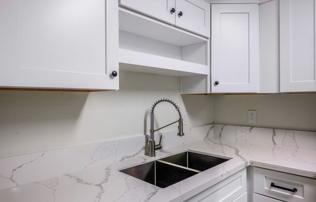 1 bed, 1 bath, 754 sqft, $2,579, Unit 241-R