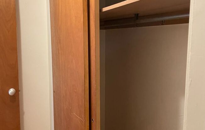 Studio, 1 bath, 487 sqft, $1,250, Unit Fifth 103