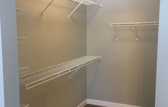 2 beds, 2 baths, $1,525, Unit 333