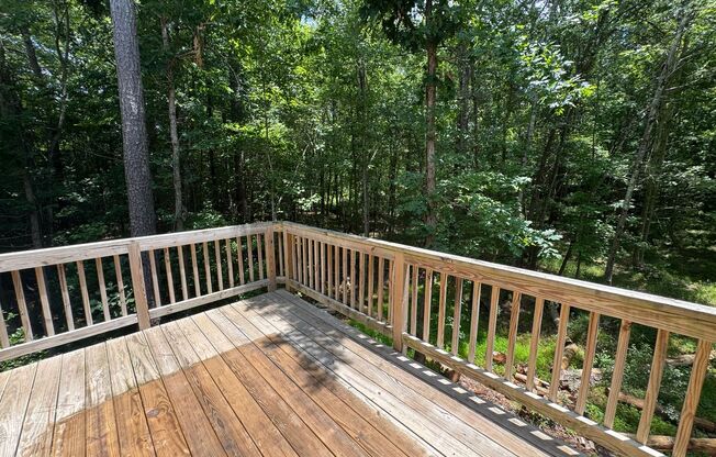 3 bedroom/2.5 Bath End Unit Townhome in Holly Springs
