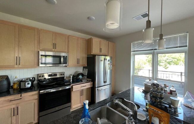 1 bed, 1 bath, 789 sqft, $1,950, Unit 303