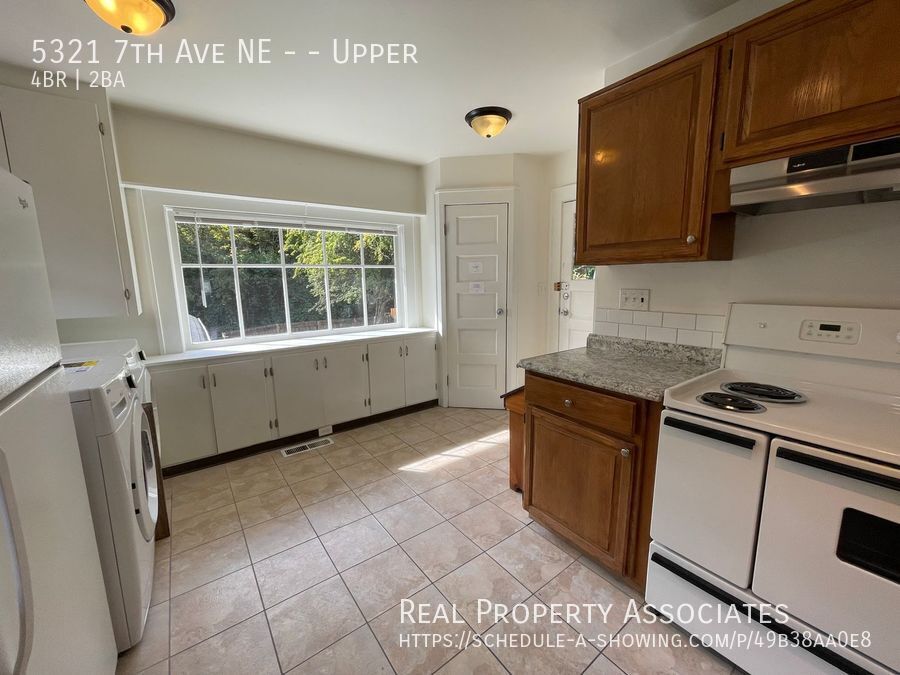 5321-7th Ave NE