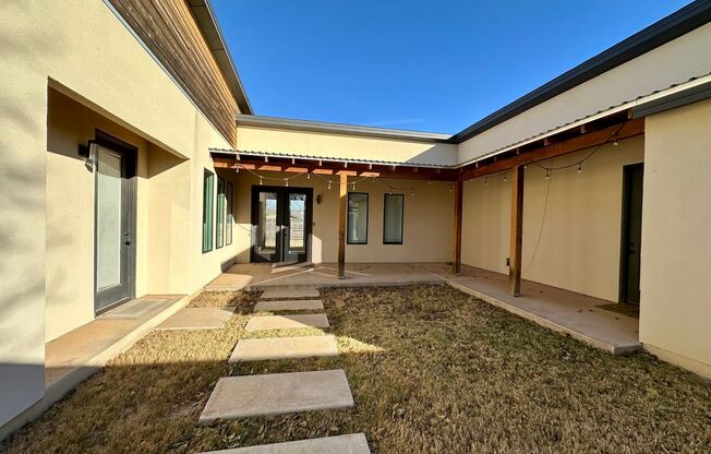 Beautiful 3-Bed 3-Bath Home Available!