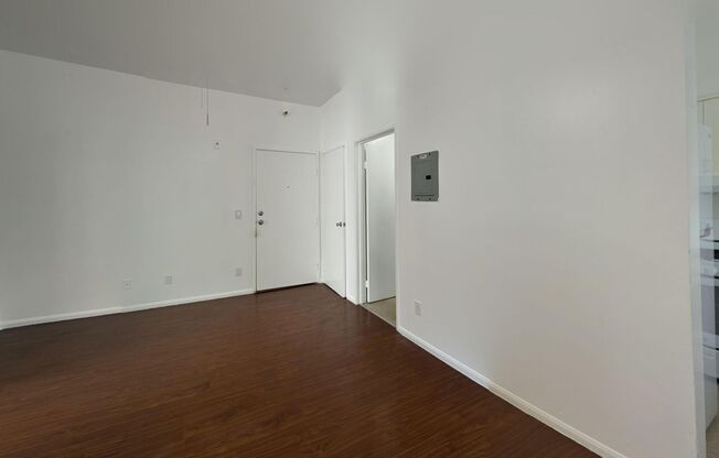 COR - 733 S. Coronado St