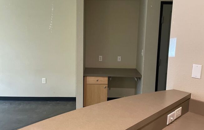 1 bed, 1 bath, 578 sqft, $1,285, Unit 211