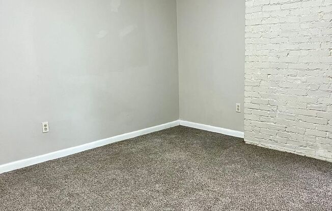 1 bed, 1 bath, 370 sqft, $875, Unit 310