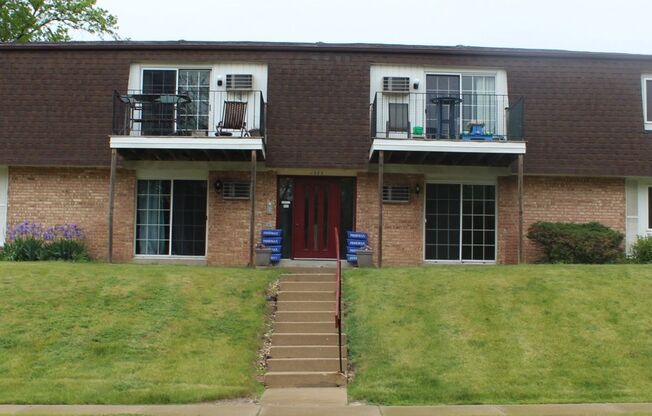 1385 Meadowcreek Dr.