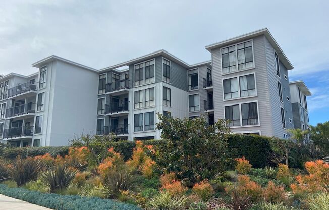 2 Bed, 2 Bath Fully Furnished La Jolla Shores Condo with Ocean View!!