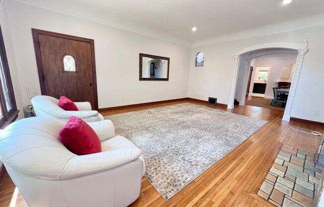PCD - 4303 E 3rd St