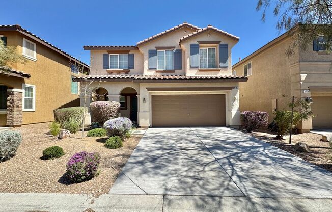 STUNNING 2-STORY 4 BEDROOM/ 2 FULL BATH PLUS 1/2 BATH MOUNTAIN EDGE COMMUNIT HOME