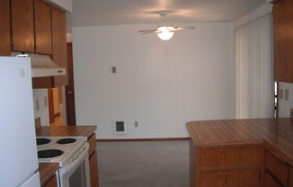 2 beds, 1 bath, 1,000 sqft, $1,550, Unit 4