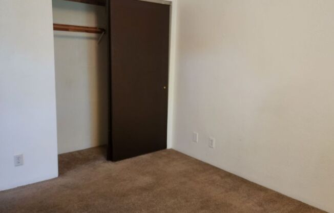 1 bed, 1 bath, 440 sqft, $950, Unit 231-4  261