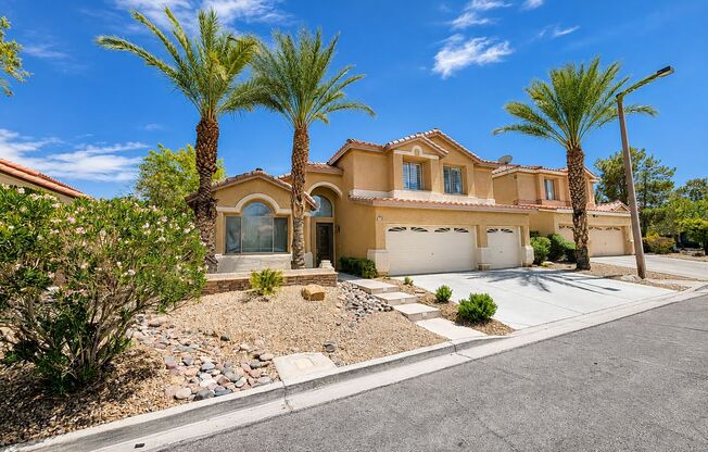 Heart of Summerlin 5 Bedroom with a Sparkling Pool