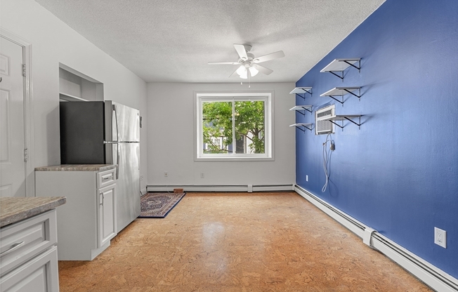151 W 6 ST