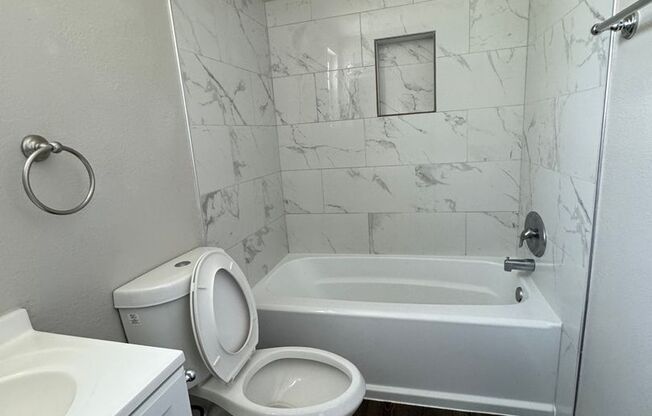 1 bed, 1 bath, 500 sqft, $1,700, Unit 4251 D