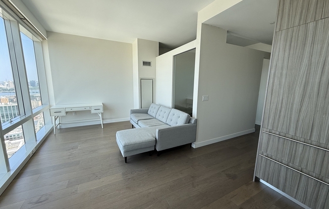 1 bed, 1 bath, 612 sqft, $3,800, Unit 27G