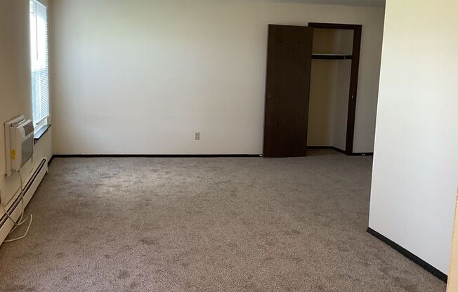 Studio, 1 bath, 551 sqft, $934, Unit F202