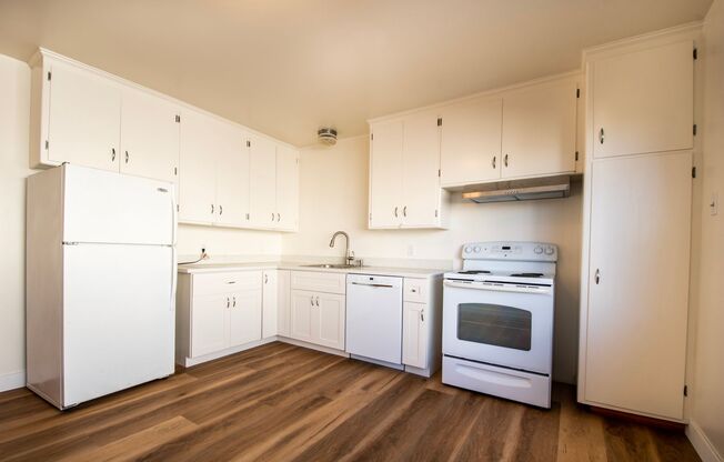 1 bed, 1 bath, $2,500, Unit 4