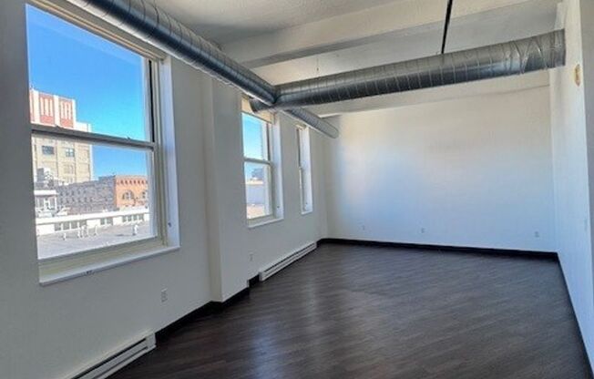 1 bed, 1 bath, 990 sqft, $2,100, Unit 211