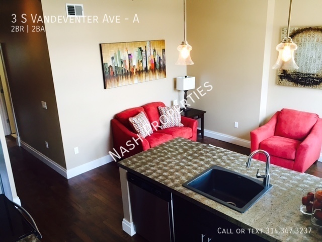 3 S VANDEVENTER AVE