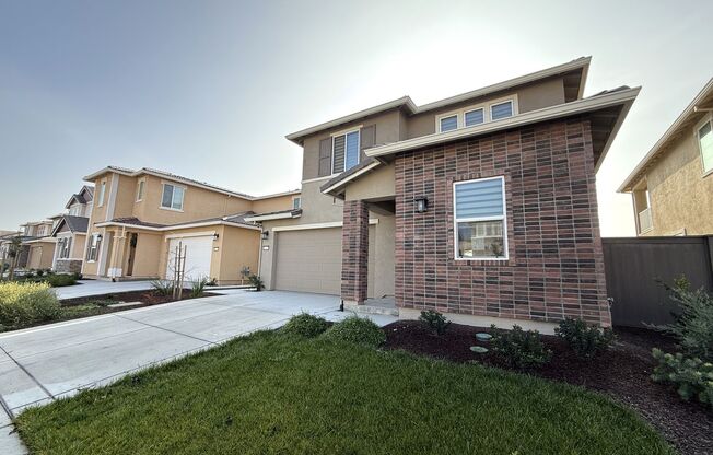 Updated 4bd/3ba Natomas Home with 2 Car Garage