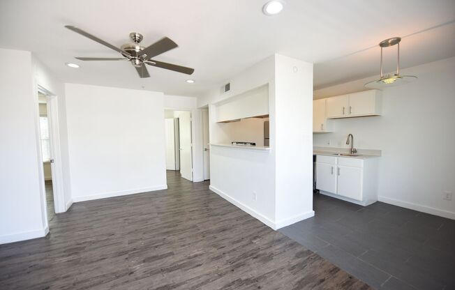 Lakewood Gardens - 5404 Reiger Ave