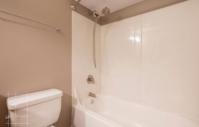 2 beds, 1.5 baths, $1,425, Unit 393 E Buttles Ave Apt. H