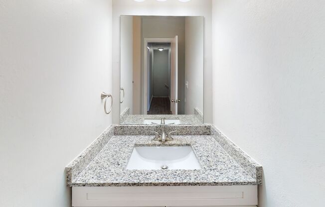 3 beds, 2.5 baths, 1,550 sqft, $1,427, Unit Q-02