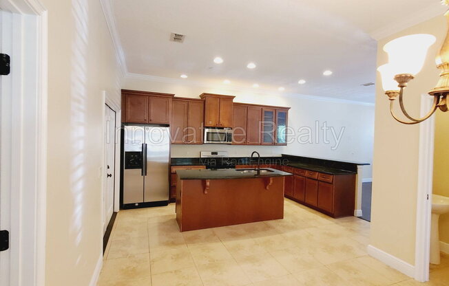 1381 ORCHID AVE