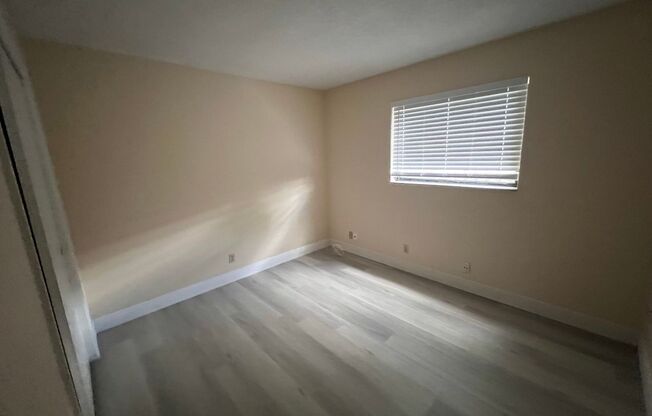 1376 NW 93 TER