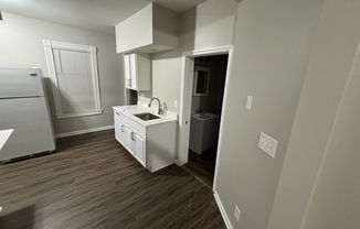 2 beds, 1 bath, 800 sqft, $1,550, Unit 1