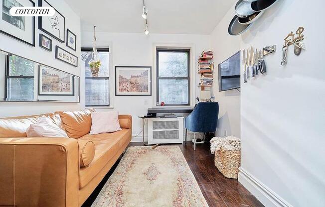 226 W 13 ST