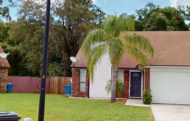 Gorgeous New renovated 3 bedroom 2 bathroom townhouse