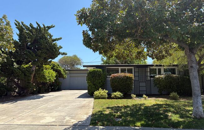 Lovingly Maintained 3 Bed, 2 Bath Home in the Circles