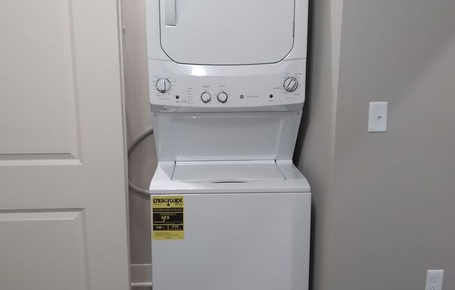 Studio, 1 bath, 497 sqft, $957, Unit 5710-2B NE 80th Ter