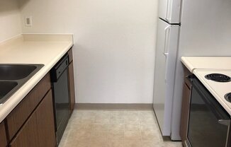 1 bed, 1 bath, 748 sqft, $1,350, Unit B103