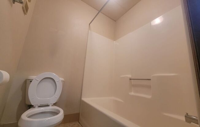 Studio, 1 bath, $795, Unit 387