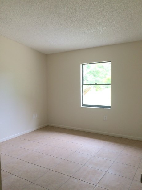 2 beds, 1 bath, $1,300