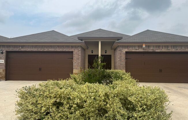 Luxury 3/2Duplex in Seguin, TX