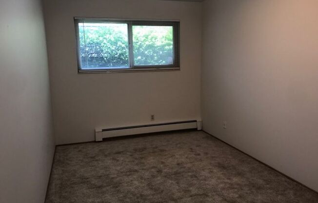 2 beds, 1 bath, 750 sqft, $2,050, Unit 4