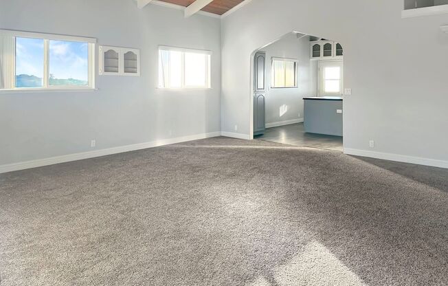 Escape to paradise with breathtaking vistas!